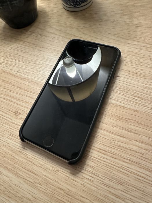 Apple Iphone SE 2020 64gb 80% super stan bez pęknięć w pełni sprawny