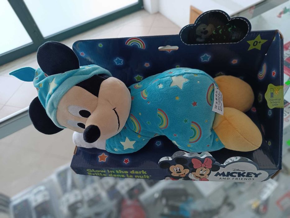 Novidade:Peluche Disney Mickey Mouse Pijama "Glow in the Dark" 32cm