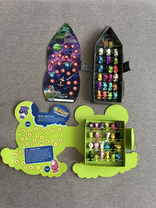 Продам альбом с фигурками stikeez
