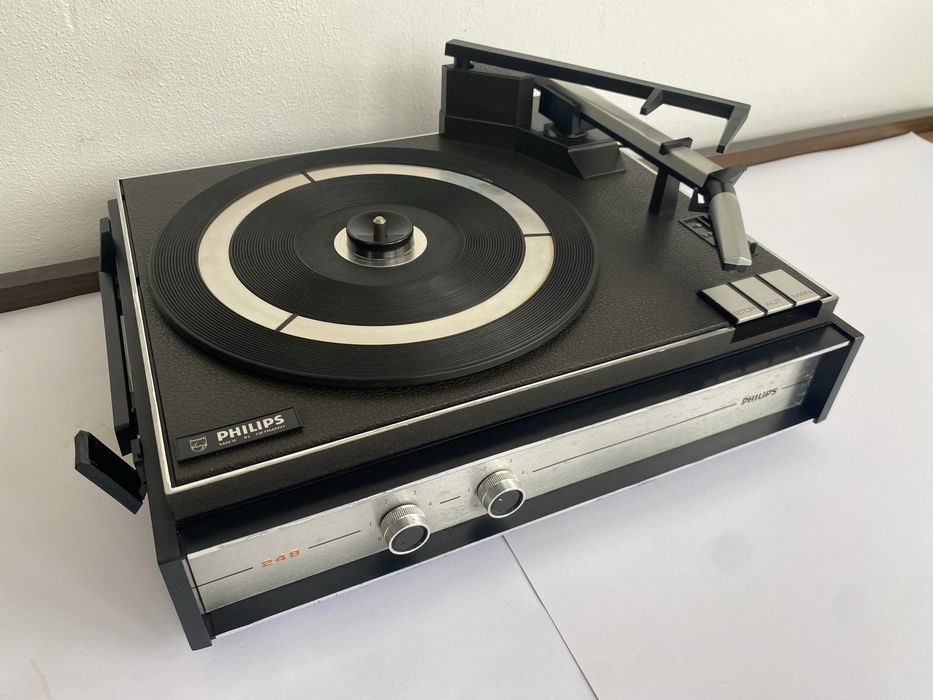 Gira Discos Philips GF248