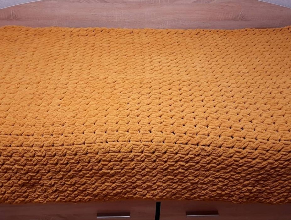 Вязаный теплый плед