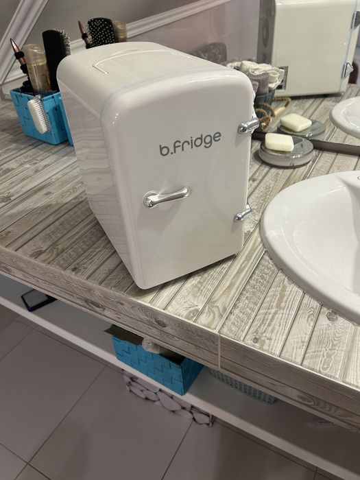 Міні-холодильник для косметики b.fridge 4 л, білий