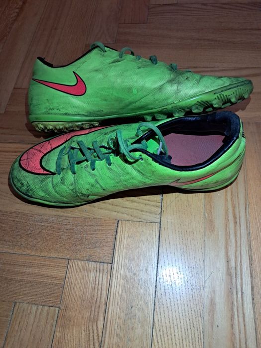 Сороконожки, бутсы, копы, футзалки Nike HypervenomX Phelon II TF.