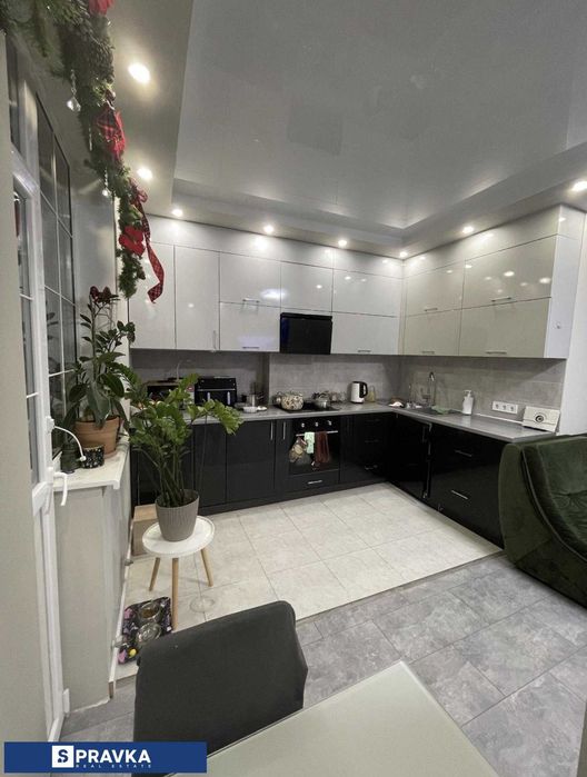 Продам квартиру ЖМ радужный 2 ком 90 м2