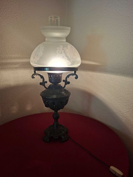 Lustre em Cristal, candeeiro de mesa e aplique - Lote de Iluminação com 3 candeeiros