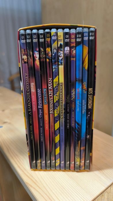 Cirque du Soleil - 20° Aniversário (12 DVDs e 6 postais)