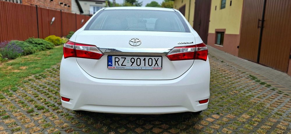 Toyota Corolla Sedan 1.6 Velmatic 132 KM / 2018 / 107 000 km