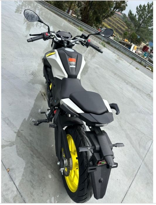 Mota desportiva nova