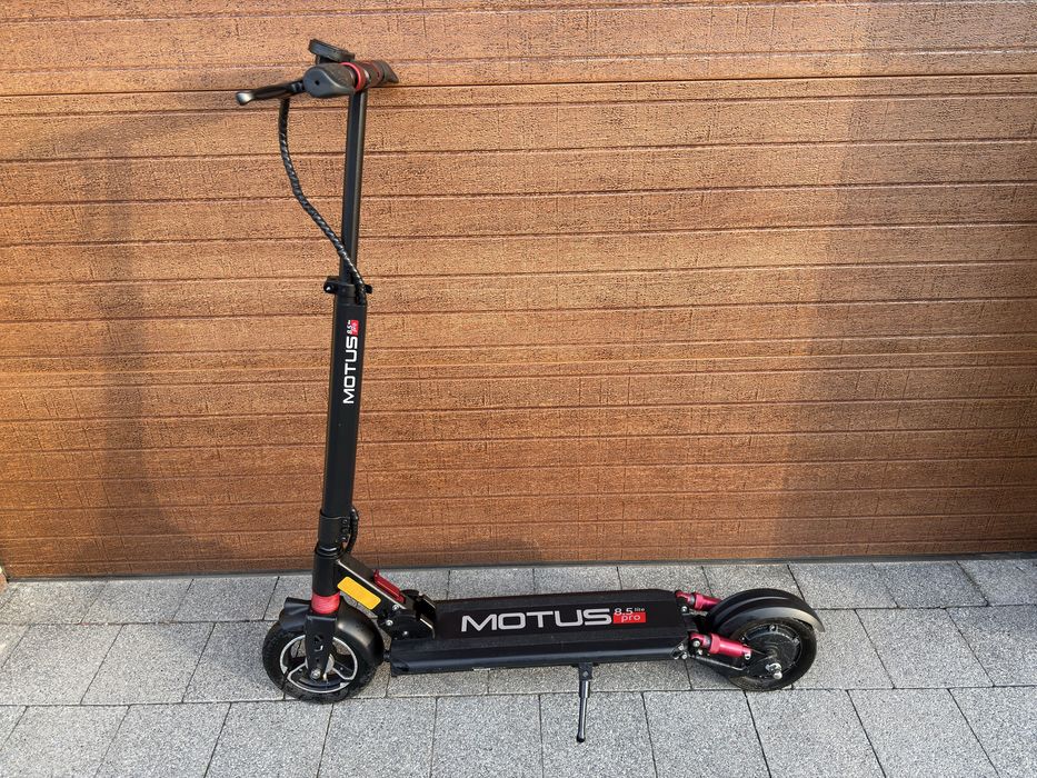 Hulajnoga elektryczna .Motus 8,5 Pro Lite. Jak Nowa.