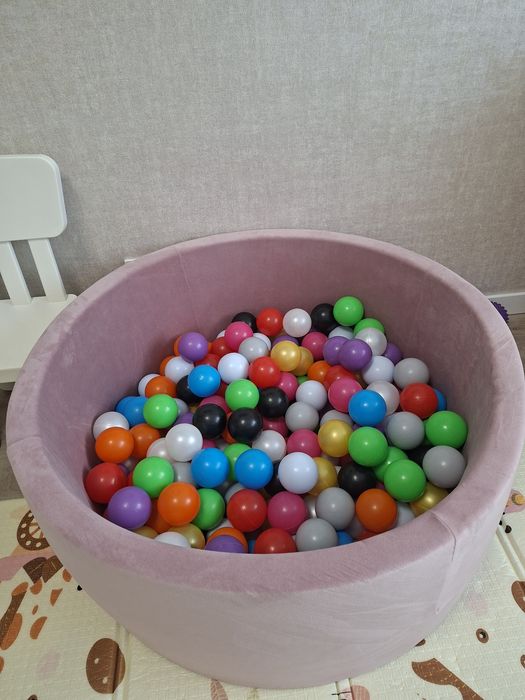 Сухий велюровий басейн з кульками