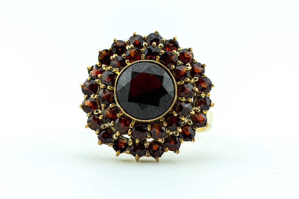 Imponujący złoty pierścionek z granatami jak z bajki pr 333 r15