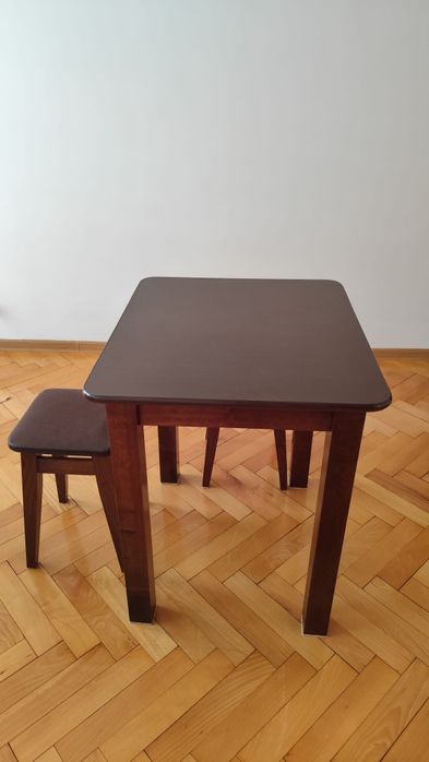 Stolik kuchenny + 2 taborety
