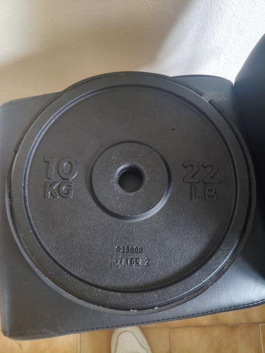 Banco de musculação+ halter de rosca + discos no total de 70kg