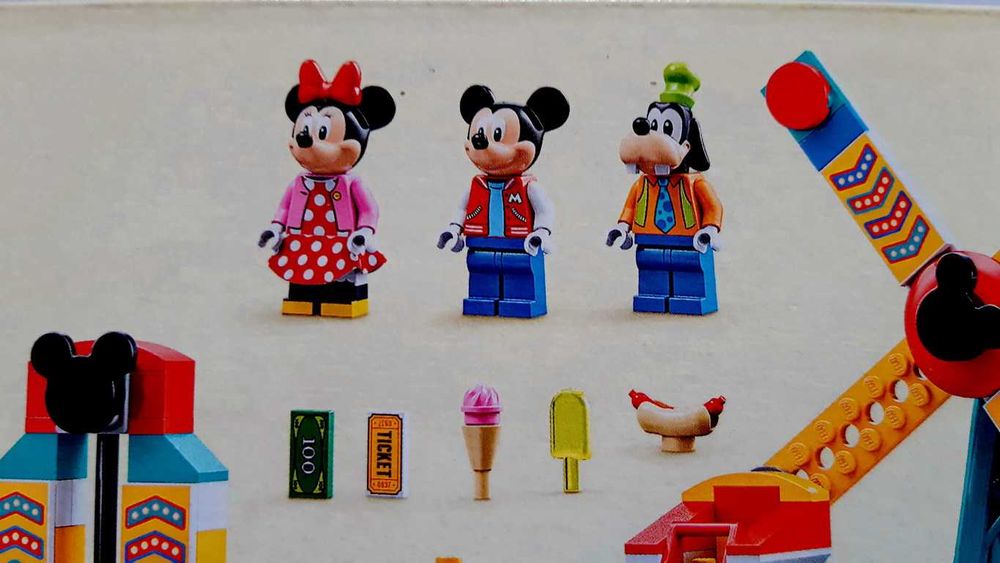 Lego Disney 10778 Mickey, Minnie and Goofy's Fairground Fun selado