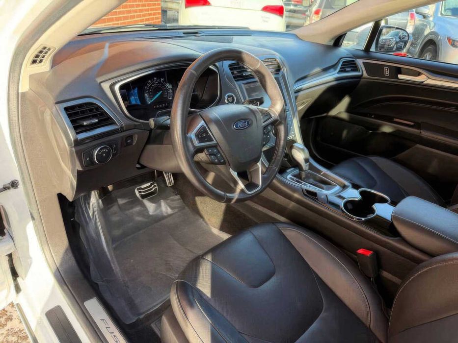Ford Fusion Titanium      2014