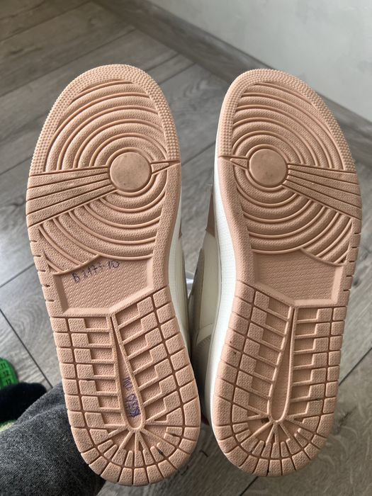 Кросівки ( високі) жіночі