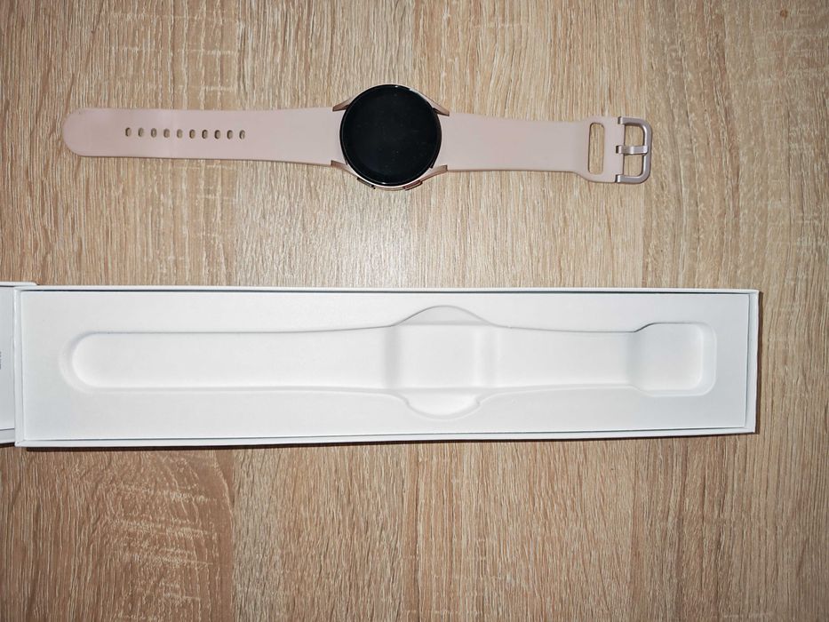 Samsung Galaxy Watch 4 – różowy – jak nowy