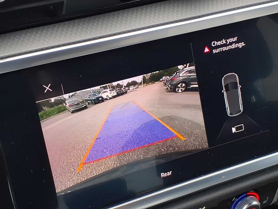 Audi Q3      2019