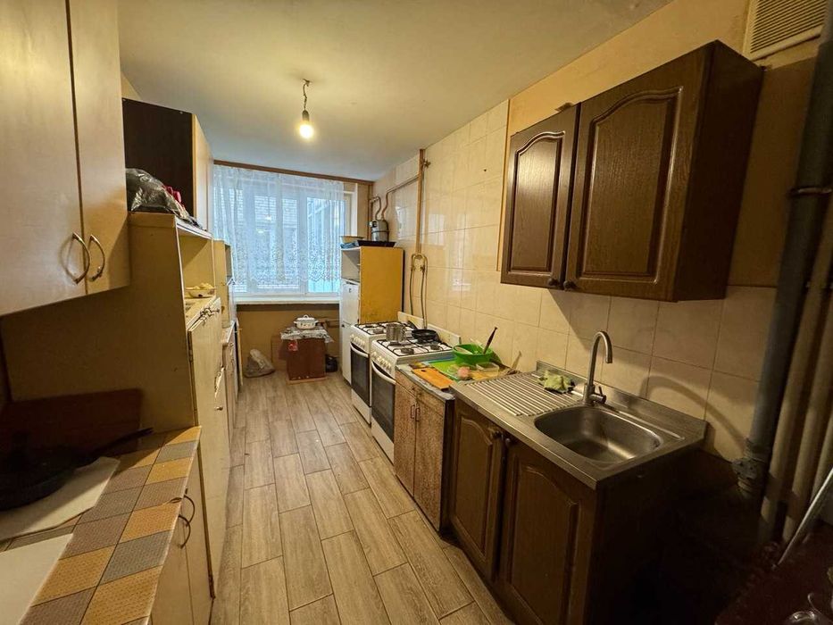 Продаж 1-ї кімнати в гуртожитку, вул. Орлина 8а