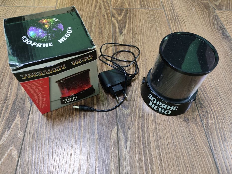 Проектор звёздного неба (ночник)