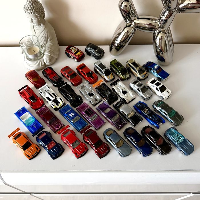 Hot Wheels DMC, Dodge, Camaro, Corvette,  Pontiac,  Volt, Mastretta
