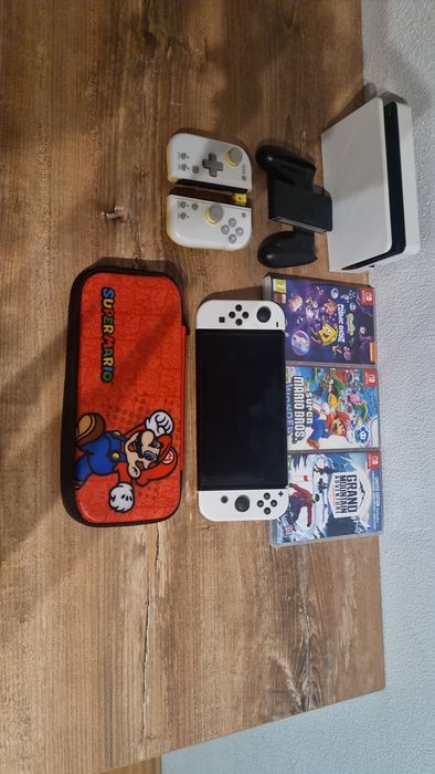 Nintendo switch oled +3 gry Akcesoria