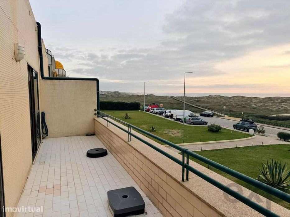 T2+1 totalmente mobilado em frente à praia de Azurara – Piscina, ténis