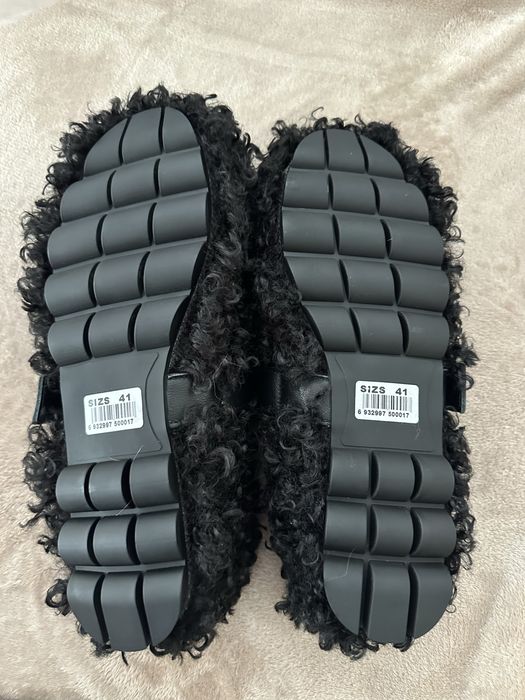 Жіноче взуття з натурального хутра