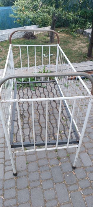Дитяче ліжечко ..