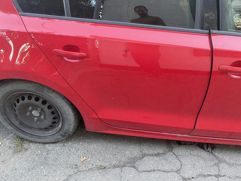 Дверь задня права джета 6 рест