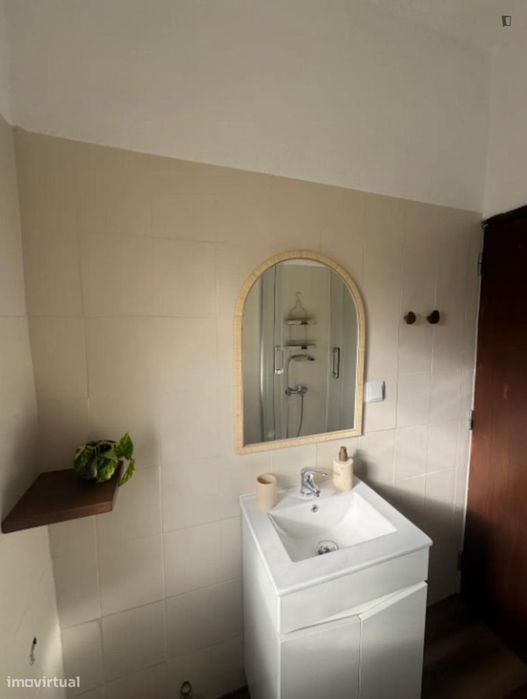 Quarto - localizado em Setubal