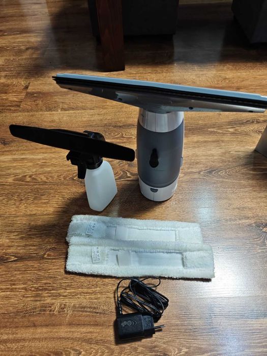 Myjka do okien SilverCrest akumulatorowa.