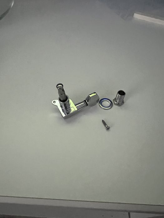 Колки гитарные для стратокастера.