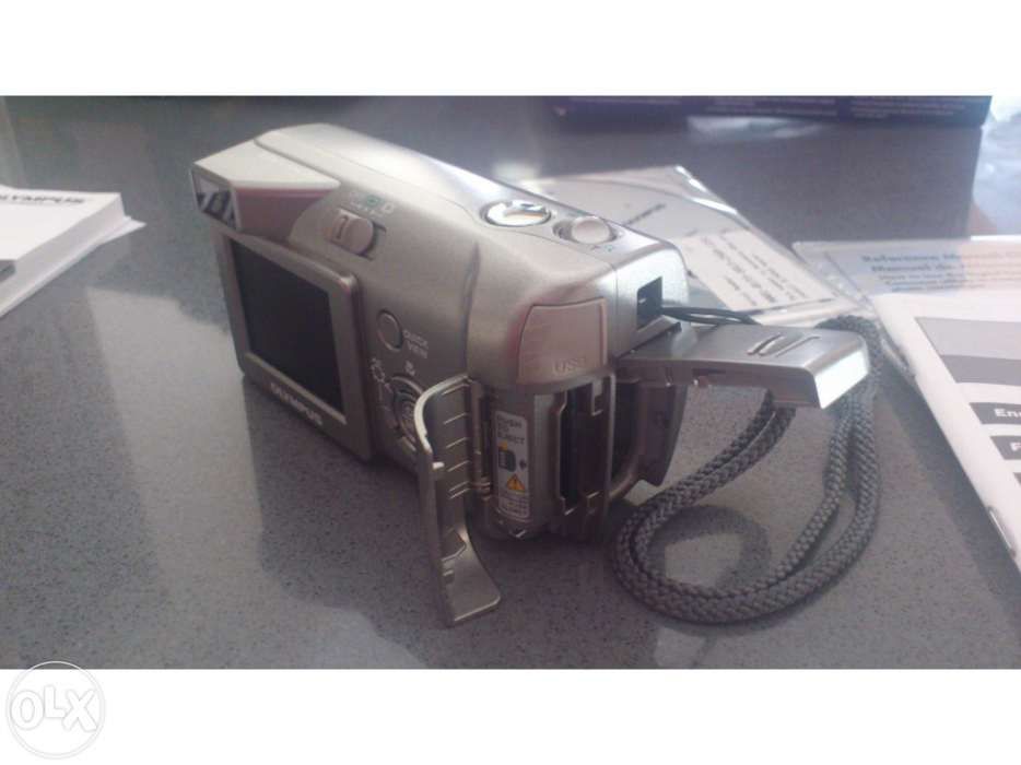 Olympus C-315 ZOOM Digital Camera64740387468289124