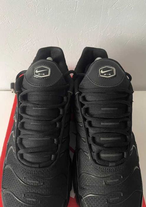 Essential Elegance Nike Air Max Plus TN Black Makes a Statement 40