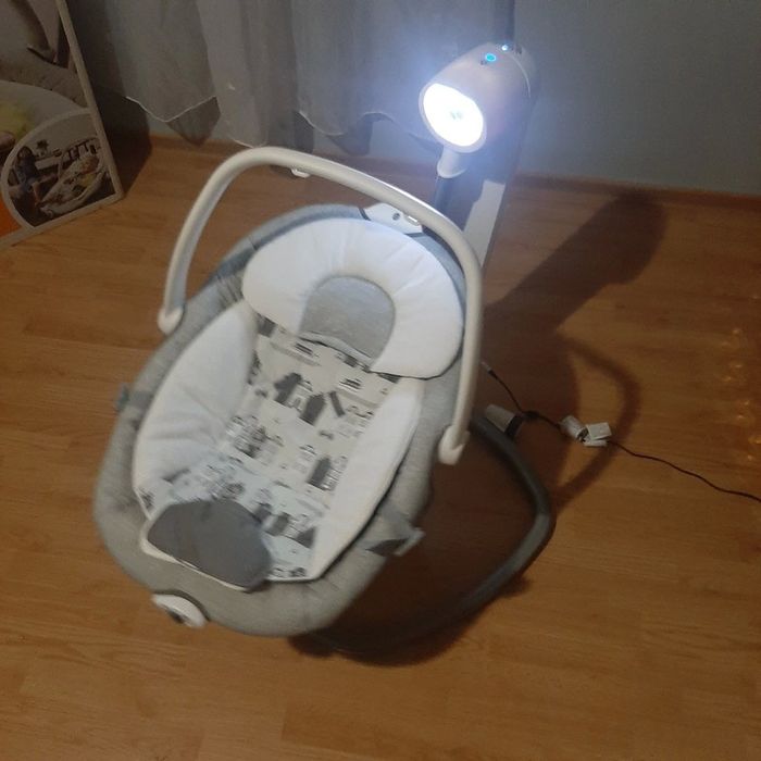 Крісло - гойдалка,ціна 3500,