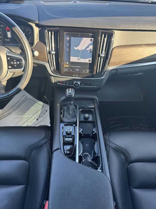 Volvo V90 Cross Country T5      2018