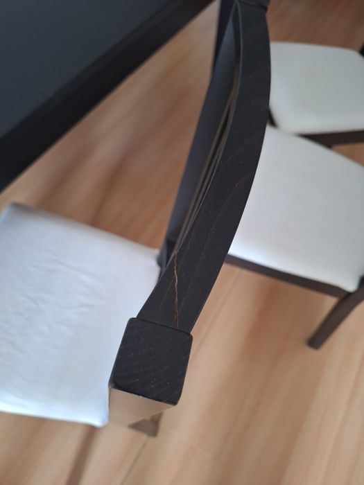 Mesa extensível preto/castanho IKEA + 4 cadeiras 175/95