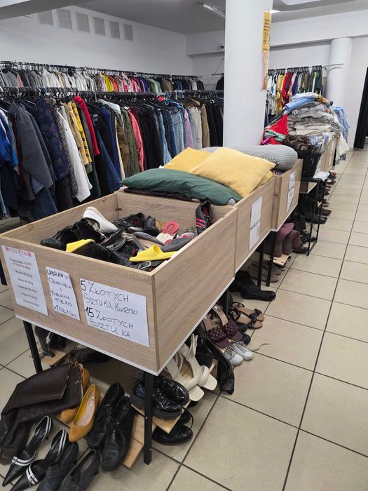 Wyposażenie odzież używa+3000kg odzieży