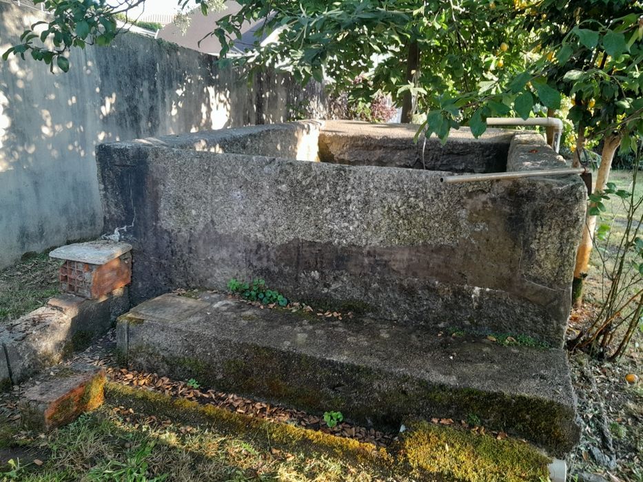 Tanque em pedra 3.50×2.50×1.00  aprox. 9m2 Antiguidade.