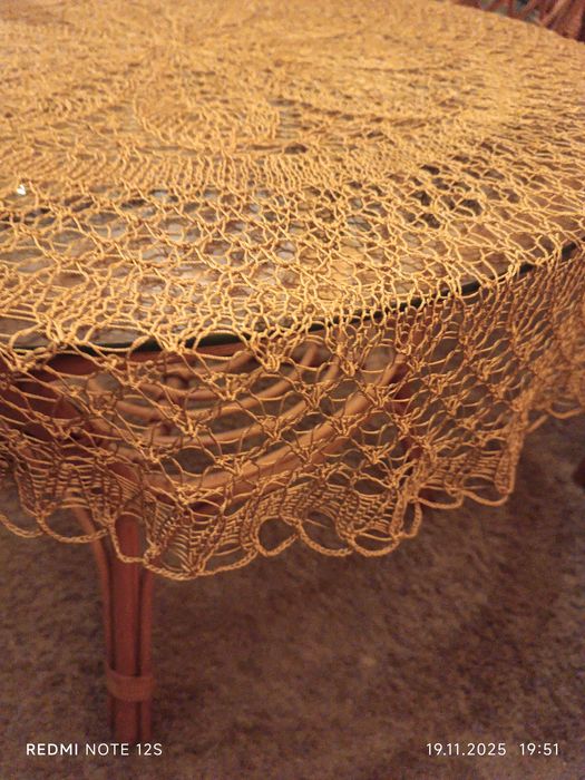 Obrus ręcznie robiony na drutach