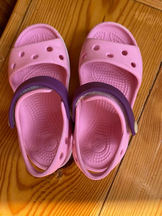 Crocs c9 рожеві сандалі