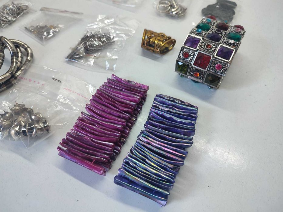 Acessórios, Pulseiras, Colares e Bijuteria Diversa