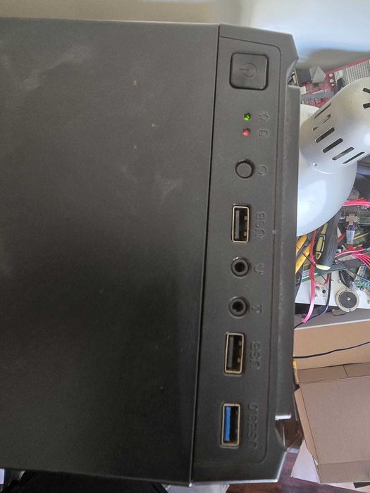 Excelente PC Processador Intel® Core™ i3-9100F, 16GB DDR4, 750GB de Armazenamento + Monitor HP de 19´´