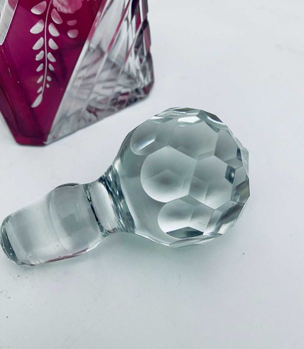 Rara Garrafa de Licor em Cristal de Boémia Rubi Lapidado (Séc. XIX/XX)