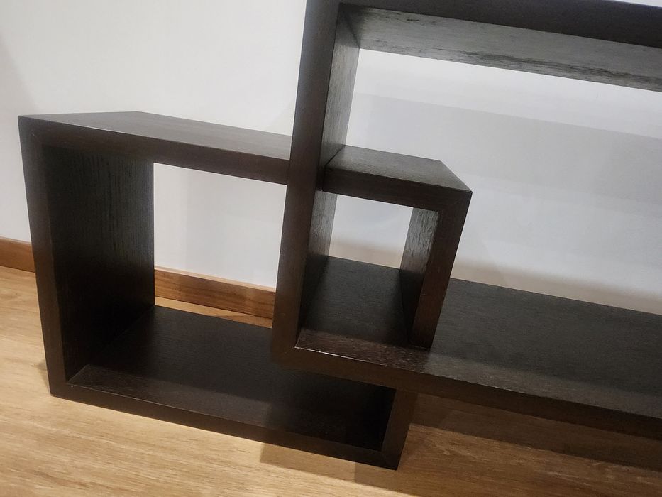 Escaparate de parede em carvalho com 1,37x30x58 alt