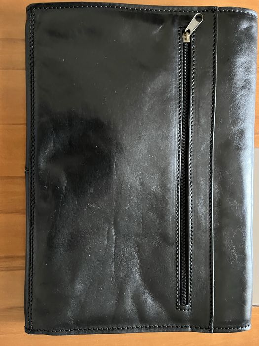 Pasta em couro genuino