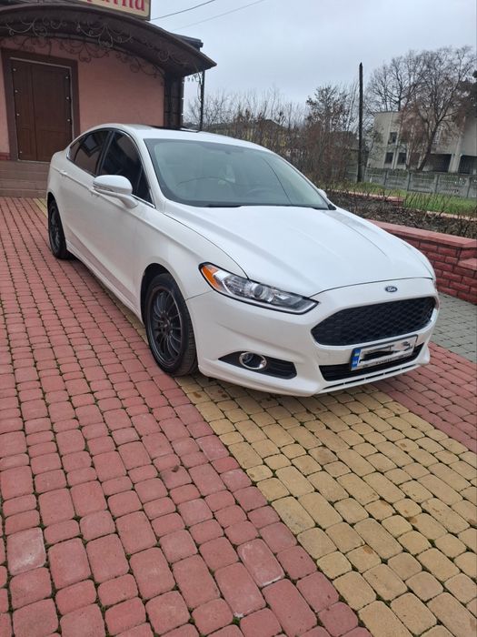 В продажі Ford Fusion