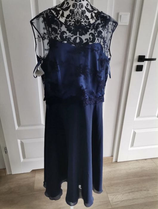 Elegancka Koronkowa sukienka Mona 52