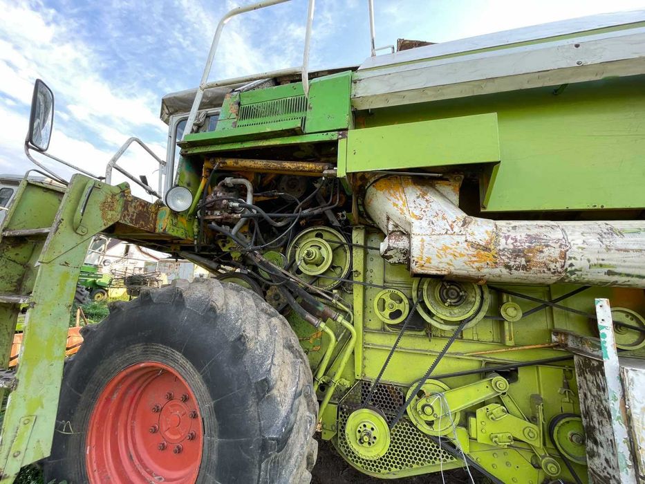 Комбайн Clas Dominator 106